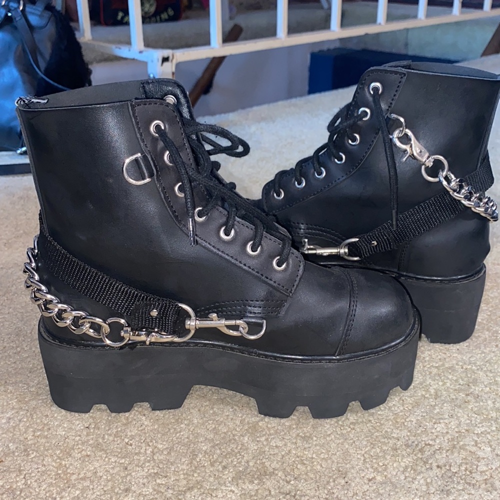T.U.K black chain womans 7